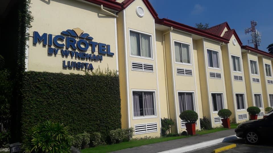 Microtel By Wyndham Tarlac Exterior foto